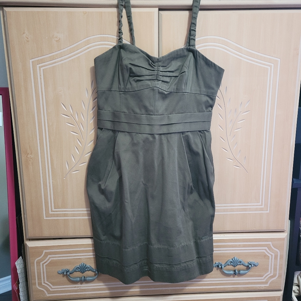 Aritzia Wilfred dress.  Brown.  SIZE 6